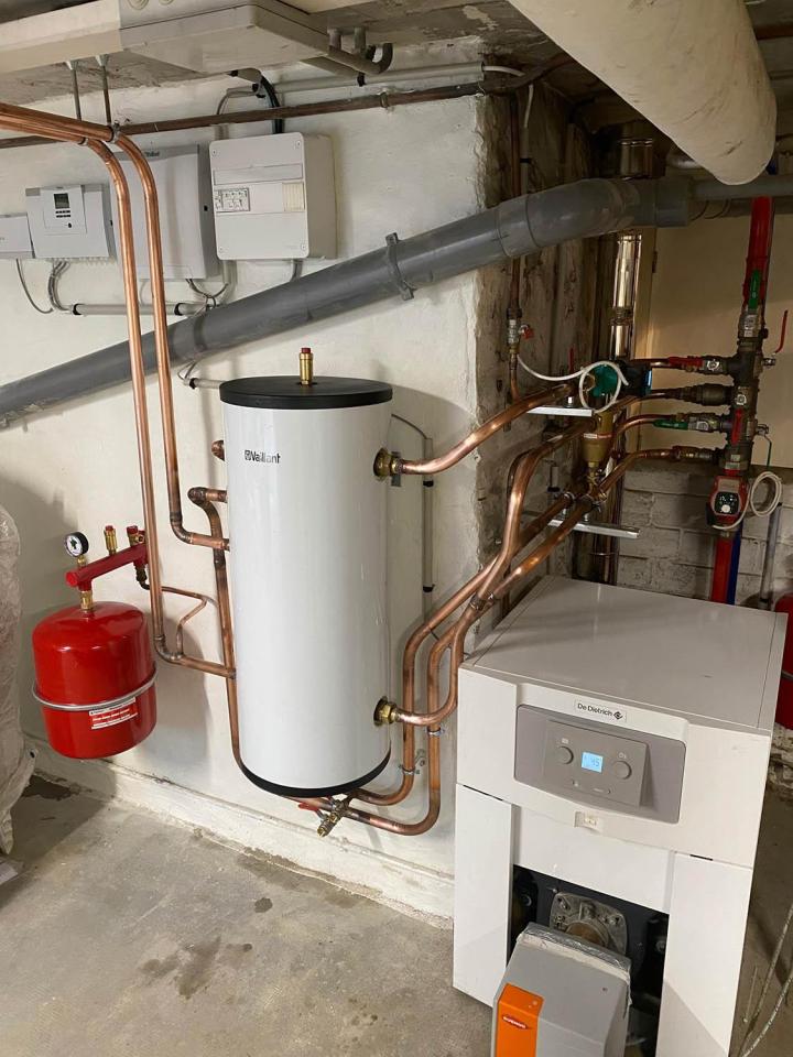 Une installation et un remplacement de chauffage rapides.